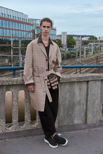 Look 17